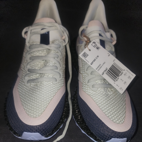 Adidas shoes - Picture 2 of 7